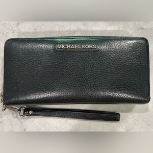 🖤Michael Kors Leather Wristlet🖤